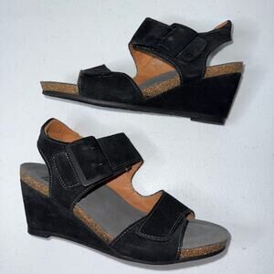 Taos Women’s High Society Wedge Sandal Black Suede Leather Size 36 5-5.5